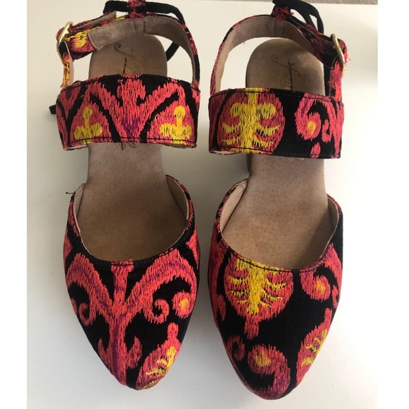Free People Shoes - NWOT Free People Monaco Embroidered Clogs